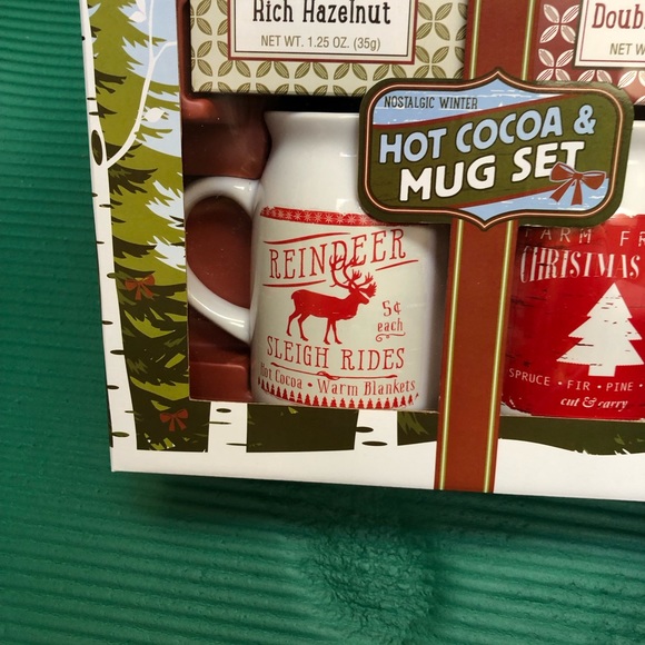 Two Christmas mugs - Picture 2 of 3